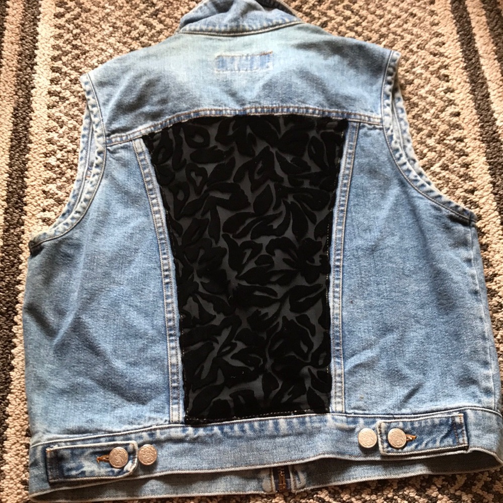 Small jean vest - Picture 4 of 6